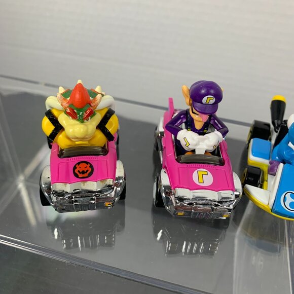 Lot of five Hot Wheels Mario Kart 1:64th Die-Cast Racer Vehicles - Picture 3 of 11